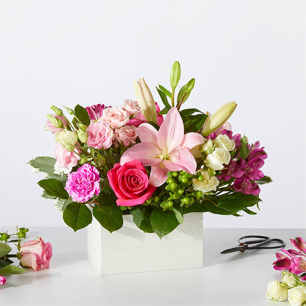 Sweetberry Box – A Florist Original – Best Choice Floral And Landscape, Hortonville WI