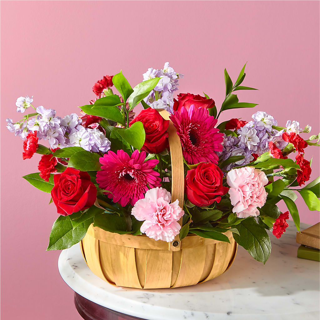 Pink Picnic Basket – Best Choice Floral And Landscape, Hortonville WI