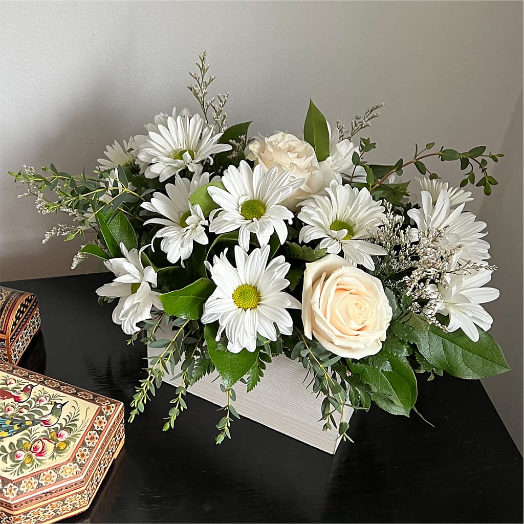 Fresh Linen Box Bouquet –  Best Choice Floral And Landscape, Hortonville WI