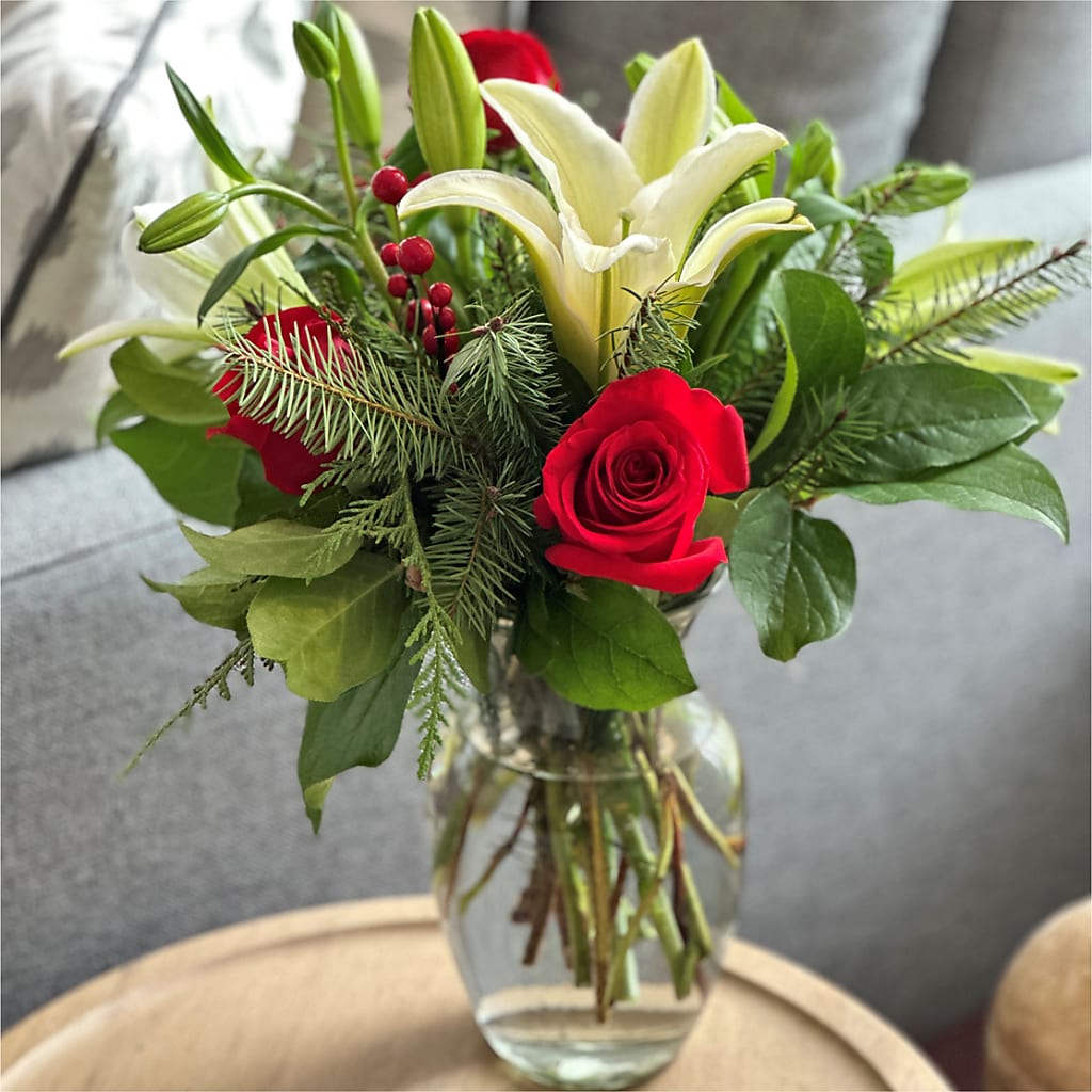 Sparkling Snowflakes Bouquet –  Best Choice Floral And Landscape, Hortonville WI