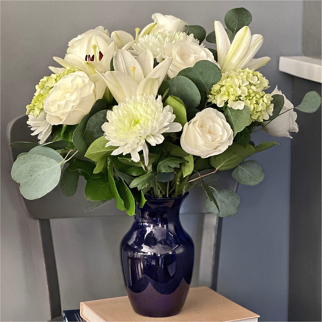 Snowy Dreams Bouquet –  Best Choice Floral And Landscape, Hortonville WI