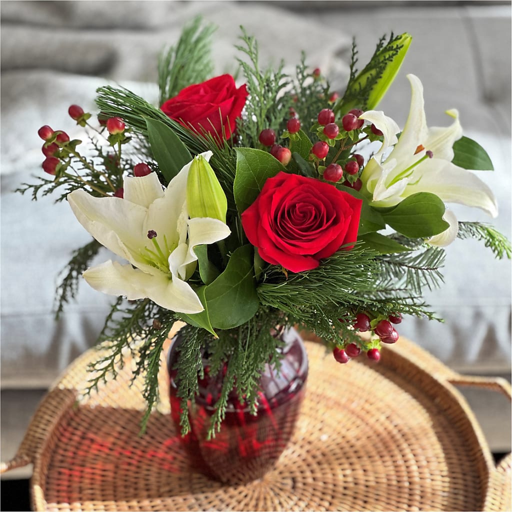 Evergreen Delight Bouquet –  Best Choice Floral And Landscape, Hortonville WI