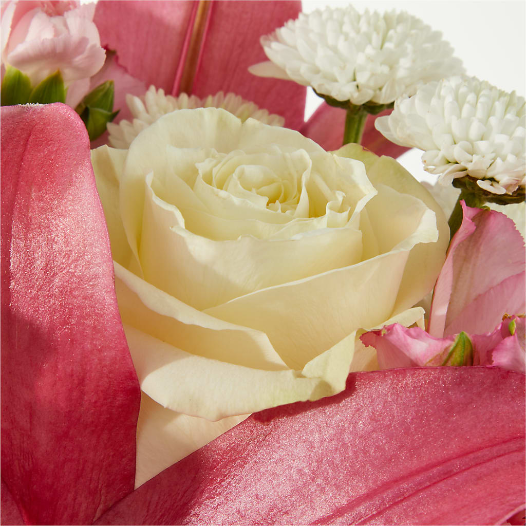 Piece of Cake Bouquet –  Best Choice Floral And Landscape, Hortonville WI