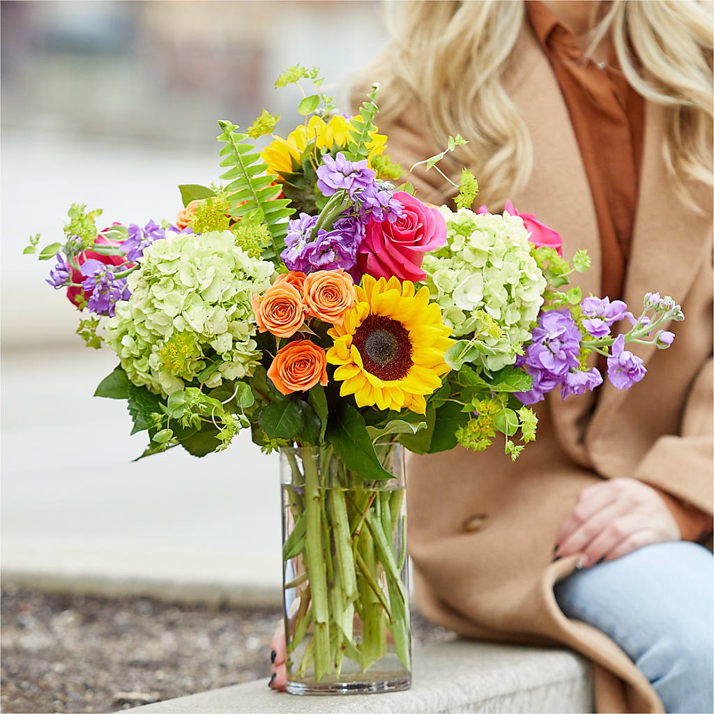 Vibrant Greetings Bouquet –  Best Choice Floral And Landscape, Hortonville WI