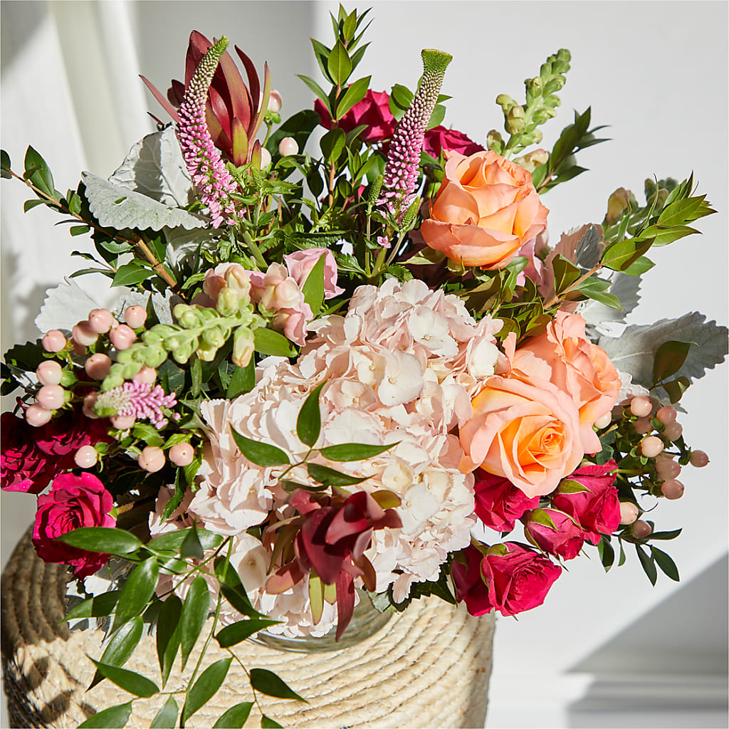 Glitz & Glam Bouquet –  Best Choice Floral And Landscape, Hortonville WI